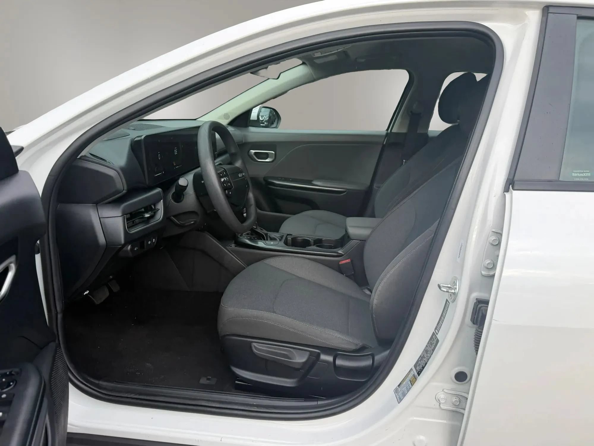 Used 2025 Kia K4 FWD image 27