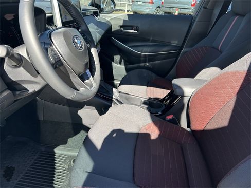 Used 2025 Toyota Corolla SE image 11