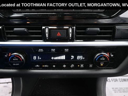 Used 2025 Nissan Pathfinder SV AWD/4WD image 16