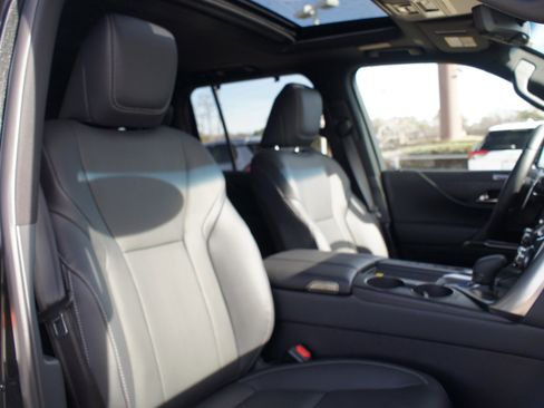 Used 2025 Lexus LX 700h Luxury image 24