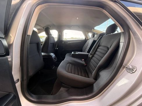 Used 2019 Ford Fusion SE FWD image 10