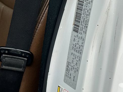 Used 2016 Jeep Wrangler Unlimited Sahara w/ Connectivity Group image 19