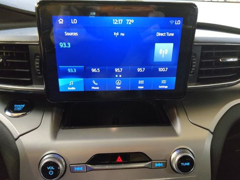 Used 2022 Ford Explorer XLT w/ Equipment Group 202A RWD image 25