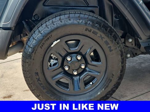 Used 2025 Jeep Wrangler Sport image 37