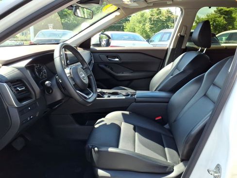 Used 2023 Nissan Rogue SV w/ SV Premium B Package AWD/4WD image 11