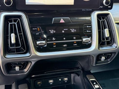 Certified 2023 Kia Sorento S w/ Panoramic Sunroof Package AWD/4WD image 23