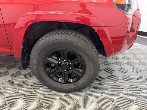 Used 2022 Toyota 4Runner SR5 Premium w/ Moonroof Package AWD/4WD image 13
