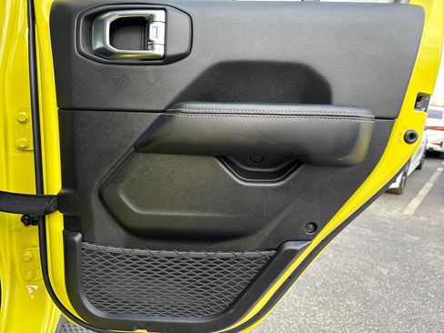 Used 2023 Jeep Wrangler Unlimited Sahara w/ Cold Weather Group image 33