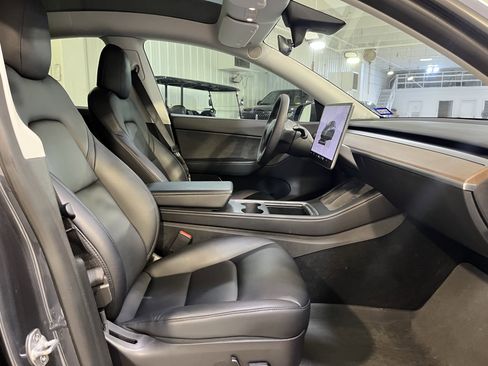 Used 2022 Tesla Model Y Performance AWD/4WD image 17