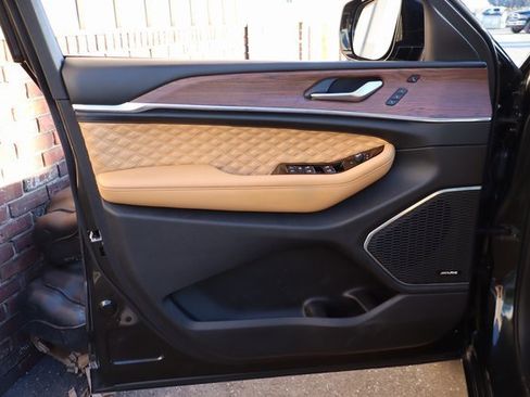 Used 2023 Jeep Grand Cherokee Summit w/ Adv Protech Group IV image 9