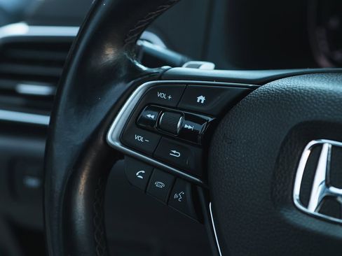 Used 2018 Honda Accord Sport image 24