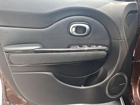 Used 2017 Kia Soul + FWD image 12