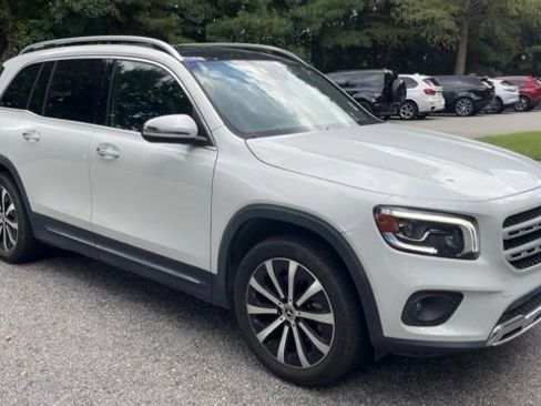 Used 2021 Mercedes-Benz GLB 250 image 2