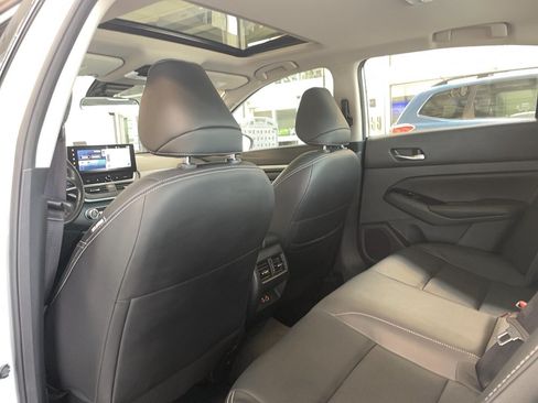 Used 2023 Nissan Altima 2.5 SL AWD/4WD image 5