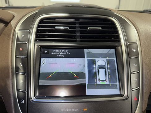 Used 2016 Lincoln MKX Reserve w/ Technology Package FWD image 29
