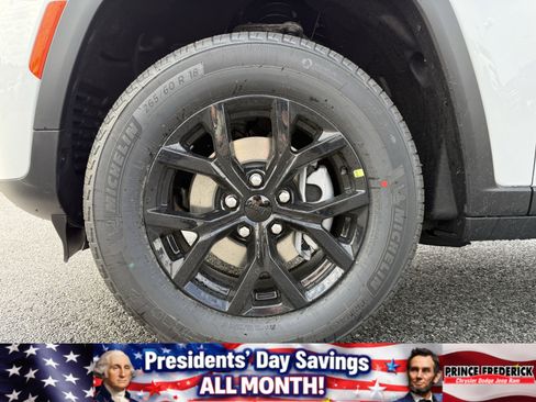 New 2026 Jeep Grand Cherokee Altitude image 9