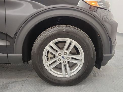 Used 2023 Ford Explorer XLT image 24