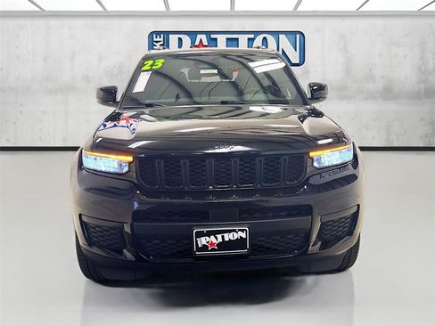Used 2023 Jeep Grand Cherokee L Laredo image 2
