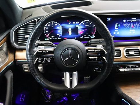 Used 2024 Mercedes-Benz GLS 580 4MATIC image 5