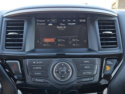 Used 2020 Nissan Pathfinder SV FWD image 13