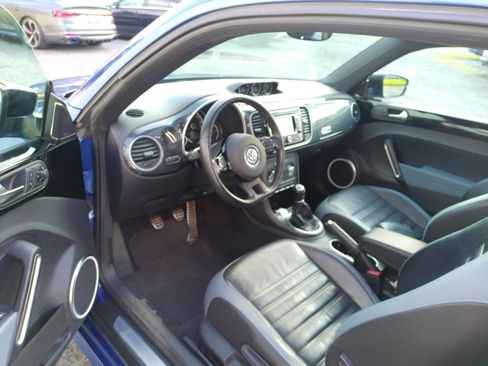 Used 2013 Volkswagen Beetle 2.0T FWD image 4