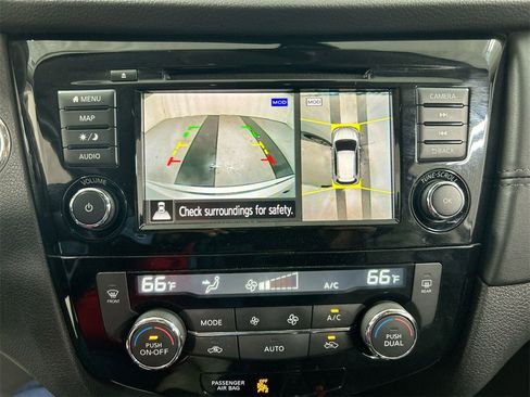 Used 2020 Nissan Rogue SL w/ Premium Package image 15