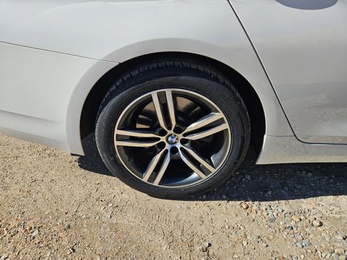 Used 2021 BMW 540i w/ Convenience Package image 28