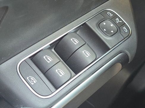 New 2026 Mercedes-Benz GLB 250 4MATIC image 26