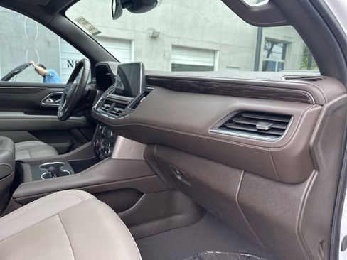 Used 2024 Chevrolet Suburban Z71 w/ Luxury Package AWD/4WD image 29