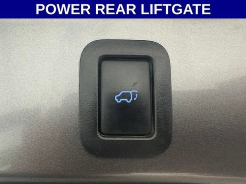 Used 2017 Toyota Highlander XLE AWD/4WD image 30