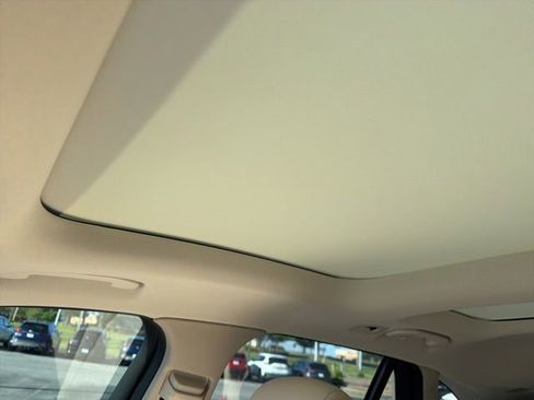 Used 2021 Mercedes-Benz GLC 300 image 17