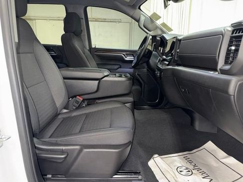 Used 2025 Chevrolet Silverado 1500 LT AWD/4WD image 23