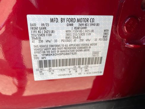 Used 2023 Ford Explorer XLT w/ Equipment Group 202A AWD/4WD image 39