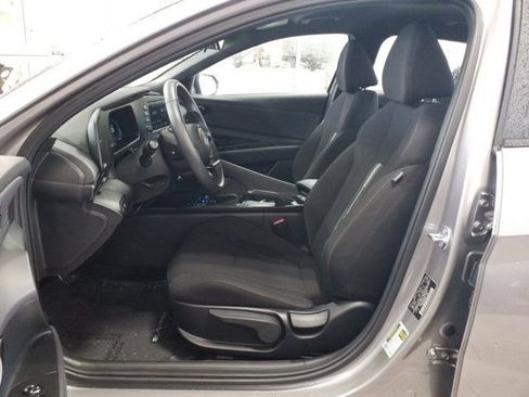 Certified 2025 Hyundai Elantra Sport image 12