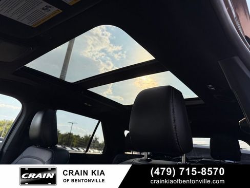 Used 2020 Ford Explorer XLT w/ Equipment Group 202A AWD/4WD image 22