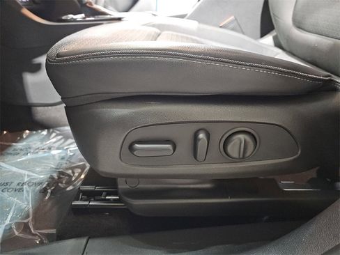 Certified 2022 Buick Encore GX Select w/ Sport Touring Package image 29