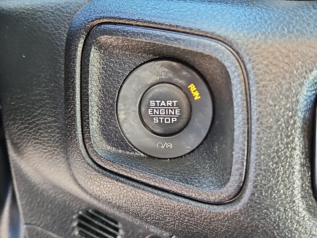 Used 2024 Jeep Wrangler Unlimited AWD/4WD image 30