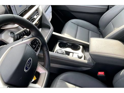 New 2026 Ford Explorer Active w/ Active Comfort Package AWD/4WD image 11
