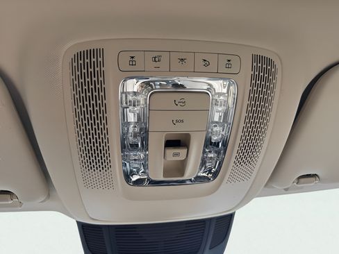 Used 2022 Mercedes-Benz GLS 450 4MATIC image 23