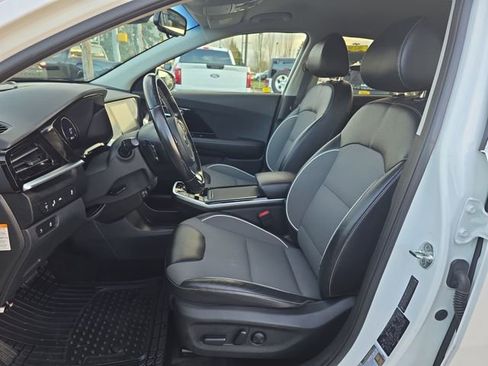 Used 2021 Kia Niro EX image 15