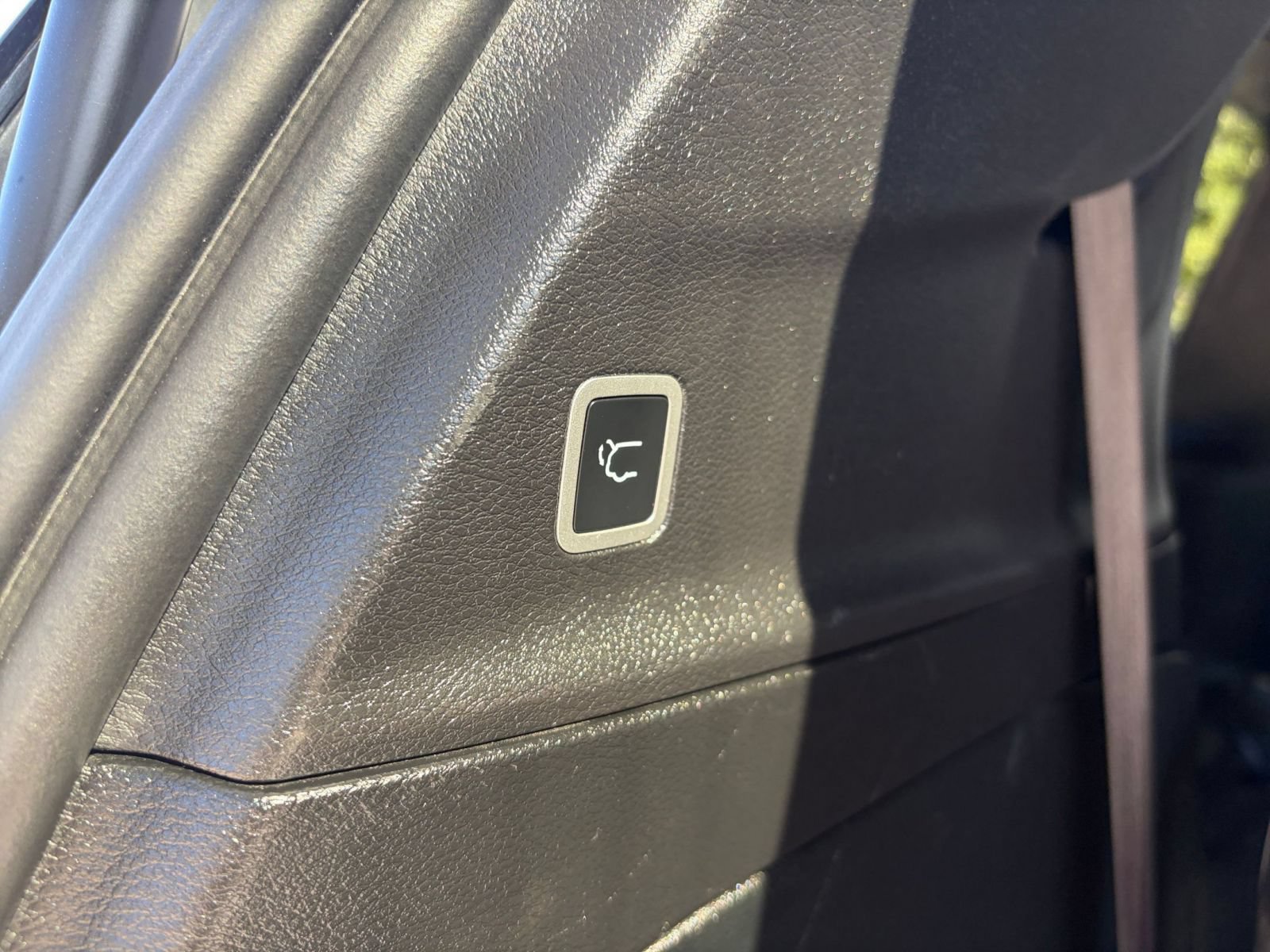 Used 2025 Chrysler Pacifica Limited FWD image 24