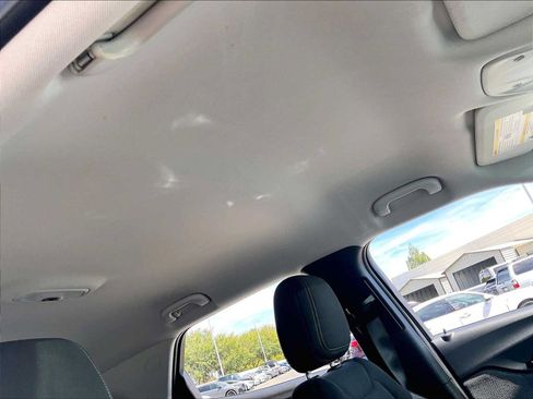 Used 2023 Chevrolet TrailBlazer LT FWD image 23