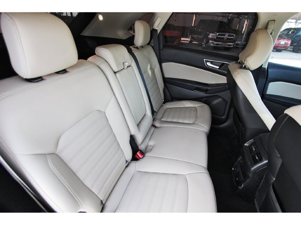 Used 2019 Ford Edge SEL w/ Equipment Group 201A FWD image 14