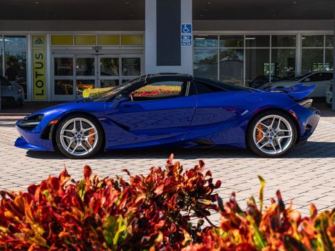 Used 2024 McLaren 750S Spider image 20