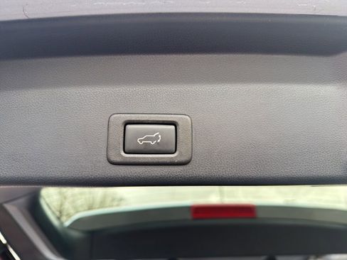 Used 2019 Subaru Ascent Premium image 23