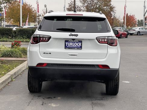New 2026 Jeep Compass Latitude image 8