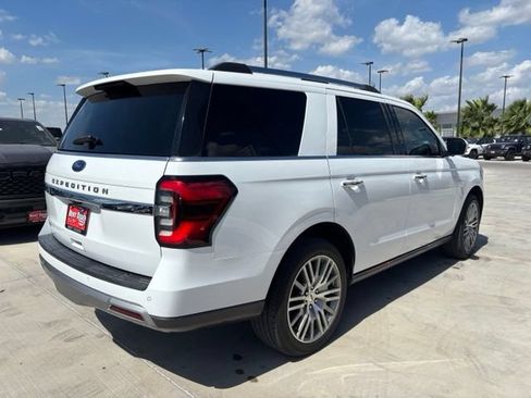 Used 2022 Ford Expedition Limited RWD image 6