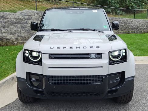 Used 2026 Land Rover Defender 110 S image 8