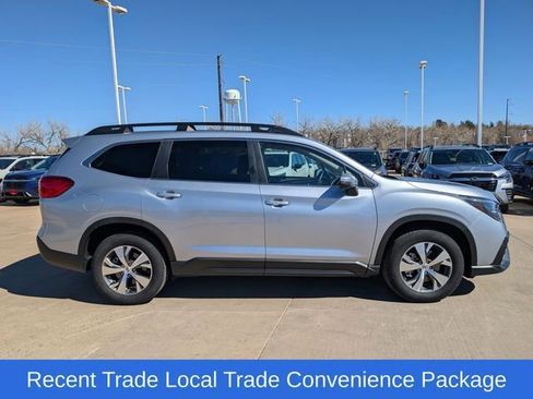 Used 2023 Subaru Ascent Premium w/ Convenience Package image 2