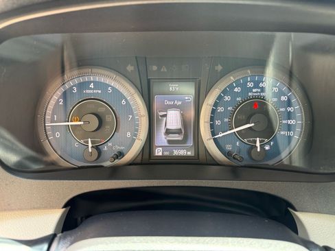 Used 2020 Toyota Sienna L image 22